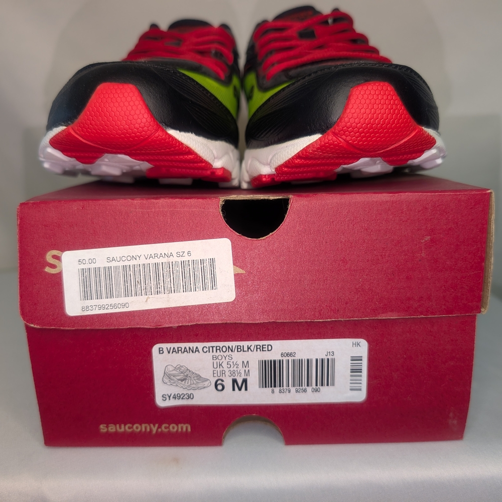 NIB Saucony Varana Boys Running Shoes Size 6 - Picture 8 of 8
